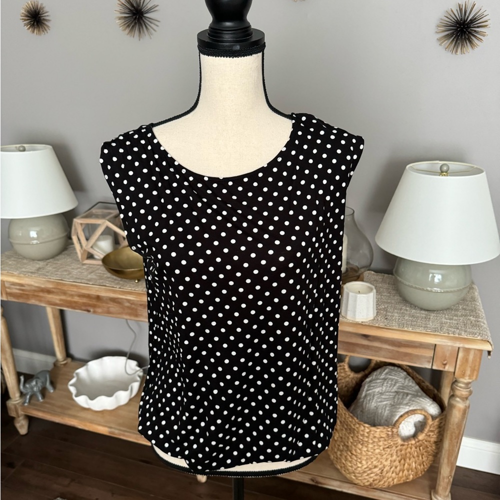 Ann Taylor size M polka dot blouse